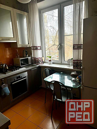 Киевский район, Шахтерская площадь, Донецк Сити, Улица Артема 3 этаж в сталинке Донецк - изображение 1