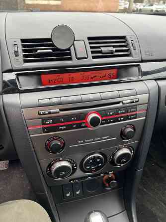 Продам мазду 3 автомат один владелец 37 пробег без пробега зимой красный цвет классика Донецк