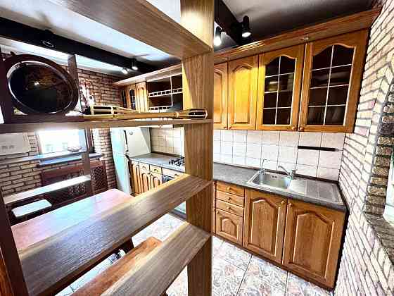 Сдается двухкомнатная квартира, находится в самом центре города 5 мин от площади Ленина Донецк