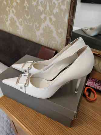 Продам белые туфли, Италия Донецк