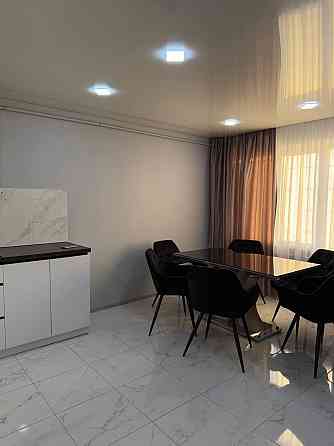 Просторная 2-комнатная квартира с дизайнерским ремонтом Мариуполь