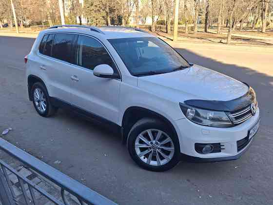 Продам фольксваген тигуан в отличном состоянии. Макеевка