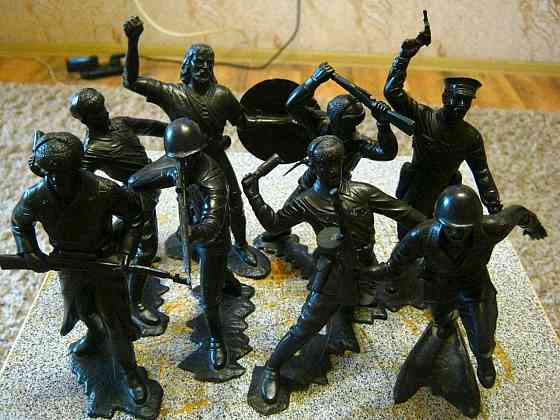 Куплю игрушки ссср,солдатики,машинки,технику. Донецк