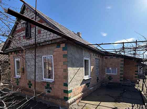 Продам дом с газом, 82 м.кв., участок 16 соток - г. Харцызск, ул. Колхозная Харцызск