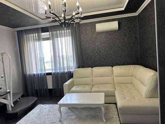 Сдается в аренду просторная двухуровневая 3-комнатная квартира Донецк