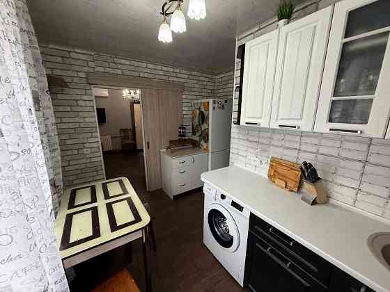 Сдам на длительный срок 2 комн.кв., 2/9 эт., 46 кв.м. - Макеевка, пос. шахты Бажанова Макеевка