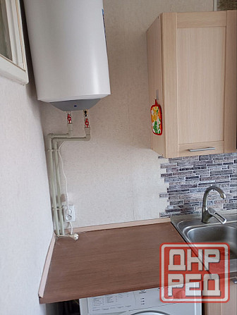 сдам 1-к.кв. посуточно Ленинский р-н Оцкб вода 24/7, 4500 рублей Донецк - изображение 1