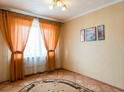 Продам 4х комнатную квартиру на Донском Донецк