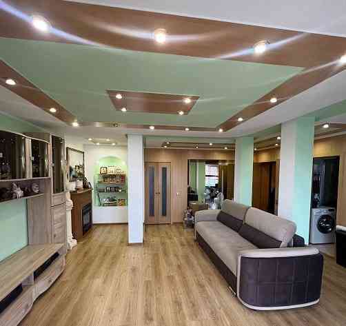 Продам 2к.кв. Ворошиловский р-н. Ориентир д.б "Кальмиус". пр.Комсомольского. Донецк