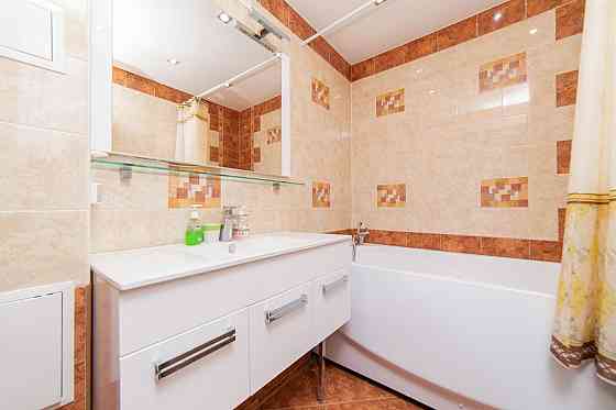 Сдаётся трёхкомнатная квартира на площади Буденного, Донецк Донецк