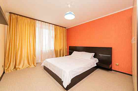 Сдаётся трёхкомнатная квартира на площади Буденного, Донецк Донецк