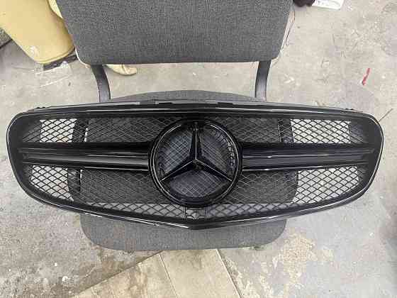 Решетка радиатора на Mercedes w212 Донецк