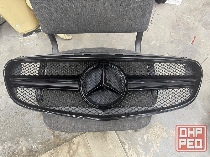 Решетка радиатора на Mercedes w212 Донецк - изображение 1