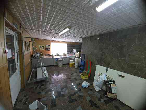 Продаётся зоомагазин в г.Торез Торез