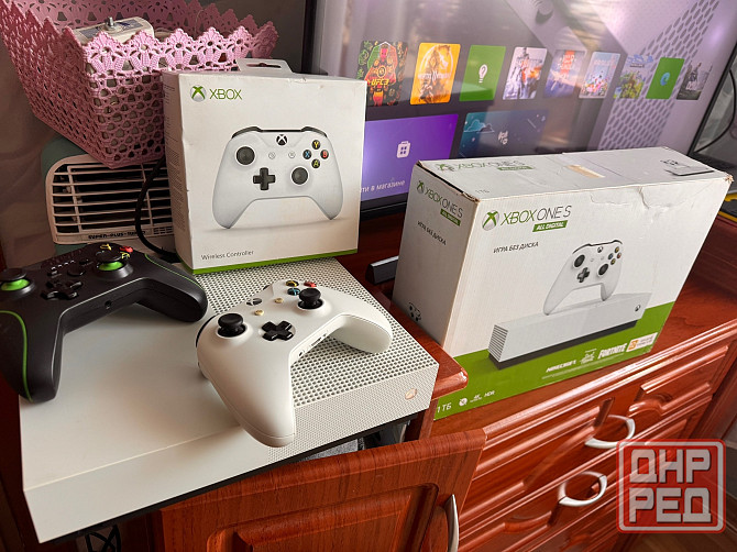 Продам Xbox One S 1ter Макеевка - изображение 2