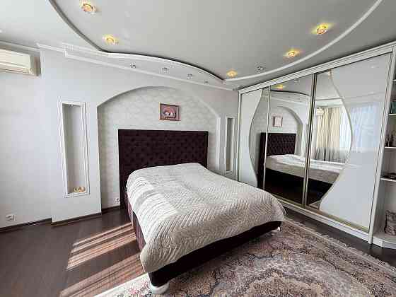 Продам 3к.кв. 107 м² светлую с ремонтом Панфилова Новострой Донецк