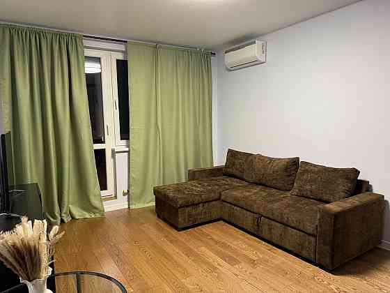 1-ка в Ворошиловском р-не, ул. Университетская, 7 Донецк