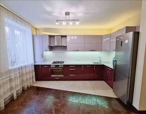 Чудесная квартира в лучшем районе Донецка! Ленинский район, Голубые! Донецк