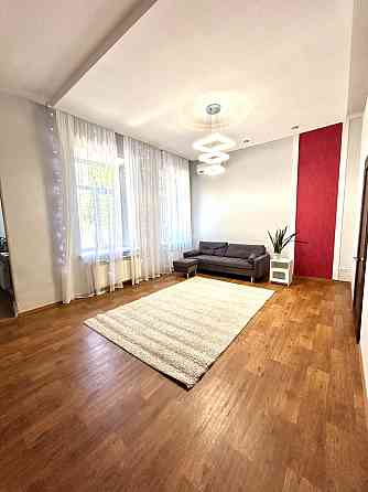 Продам добротный дом в центре Макеевка