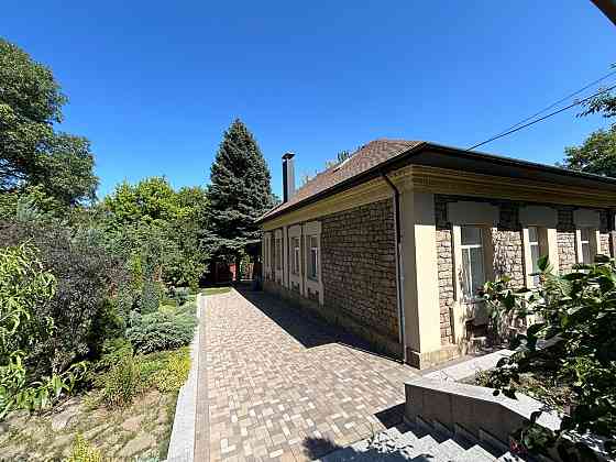 Продам добротный дом в центре Макеевка