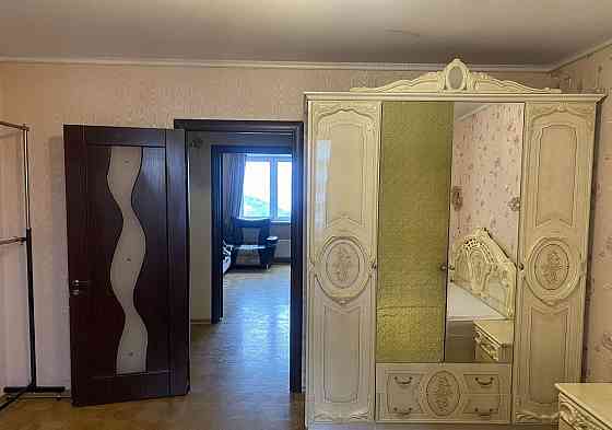 Сдам трехкомнатную квартиру в Буденновском районе, Краснооктябрьская ул. в двух минут от остановки. Донецк