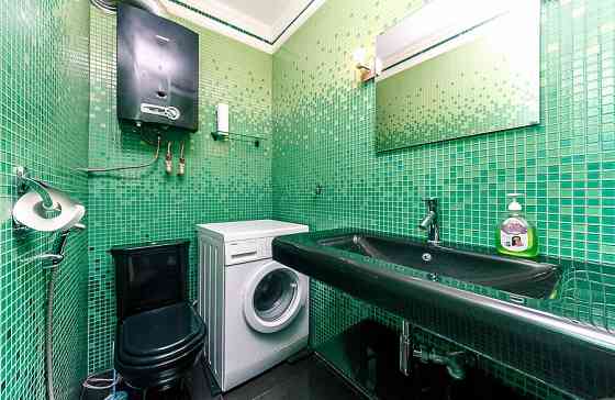 Сдаётся 3-х комнатная квартира с мебелью и ремонтом + гараж рядом с домом, Кировский район Донецк