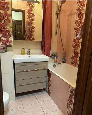 Сдается 2х комнатная квартира в Кировском р-не.Общая площадь 40 кв.м.Этажность 3 из 5 Донецк