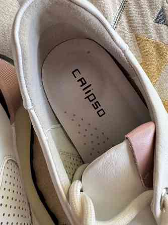 Продам Новые кроссовки Донецк