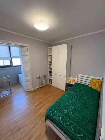 Предлагается в продажу 3 комнатная крупногабаритная квартира в Мариуполе. Мариуполь