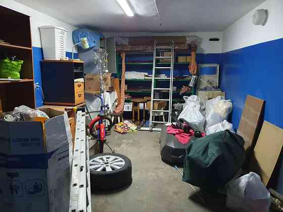 Гараж 19 кв.м. гк Центральный, ул.Октябрьская 2а Донецк