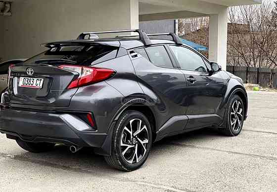 Продам Тойоту СHR год выпуска 2021 бензин атмосферный двигатель обьем 2л Донецк