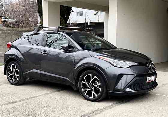 Продам Тойоту СHR год выпуска 2021 бензин атмосферный двигатель обьем 2л Донецк