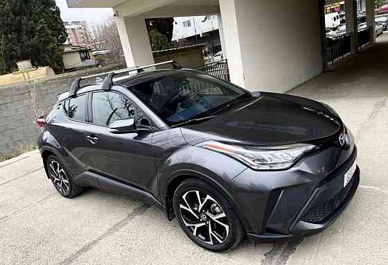 Продам Тойоту СHR год выпуска 2021 бензин атмосферный двигатель обьем 2л Донецк