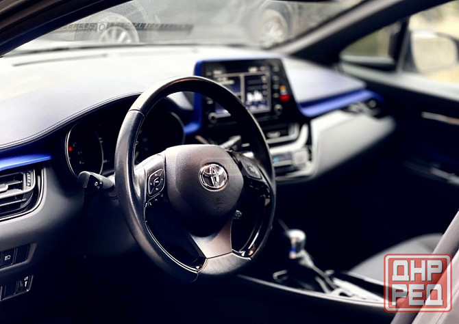 Продам Тойоту СHR год выпуска 2021 бензин атмосферный двигатель обьем 2л Донецк - изображение 7