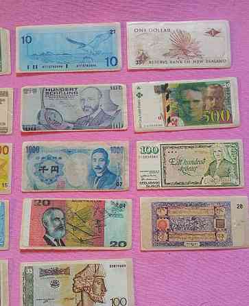 Наклейки деньги мира банкноты мира . Донецк