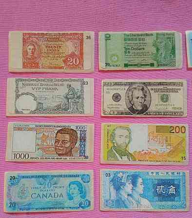 Наклейки деньги мира банкноты мира . Донецк