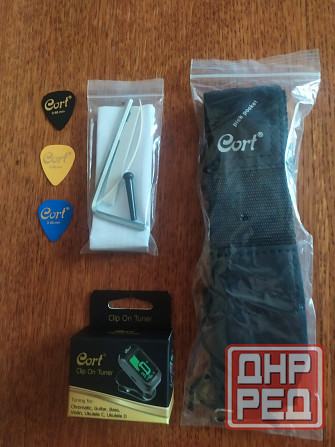 Акустическая гитара Cort с фирменными аксессуарами Макеевка - изображение 5