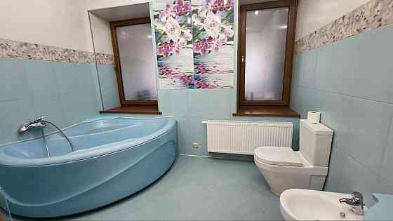 Продается 2 к.кв. пр.Театральный, площадь 99 м2. Донецк