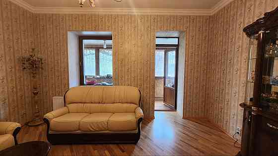 Продается 2 к.кв. пр.Театральный, площадь 99 м2. Донецк