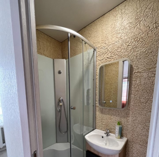 Сдается: 2 комнатная квартира Этаж: 2/5 Район: Будённовский, ориентир Караван Донецк