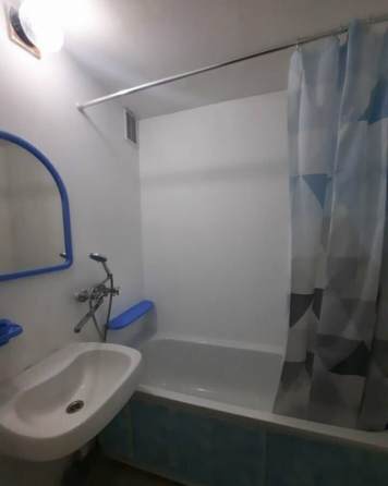 Сдаю однокомнатную квартиру 34.0 м² этаж 4, город Донецк, Ворошиловский район, ориентир Гастроном Донецк