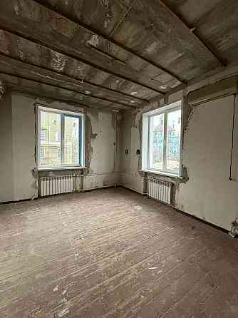 Продается трехкомнатная квартира в Центральном районе Мариуполь