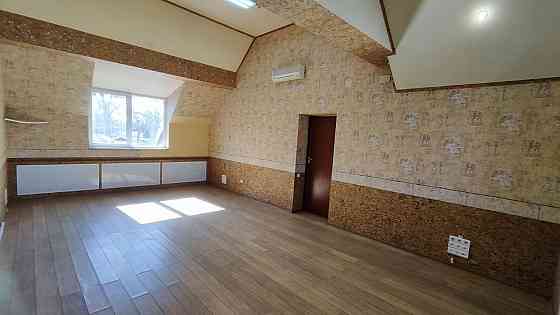 Аренда офисов от 10 до 1 200 кв.м. Вода есть, огромная парковка, коммунальные включены. Донецк