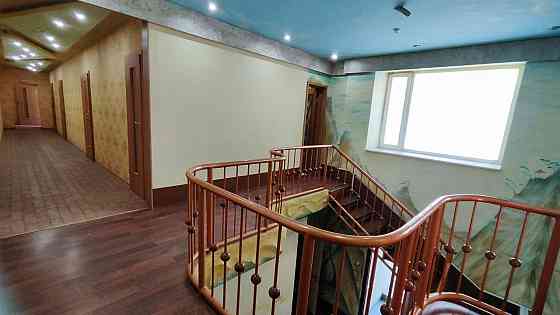 Аренда офисов от 10 до 1 200 кв.м. Вода есть, огромная парковка, коммунальные включены. Донецк