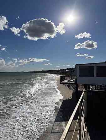 Коттедж на берегу моря. Все удобства. Посуточная аренда. Центральный пляж Урзуф