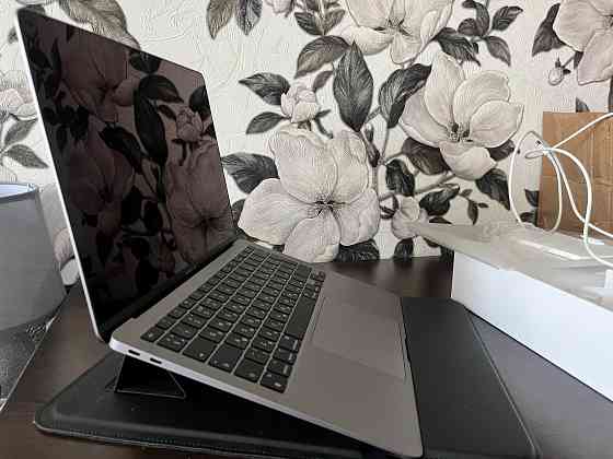 Apple MacBook Air 13" 2020 M1/8 Гб/256 Гб Макеевка
