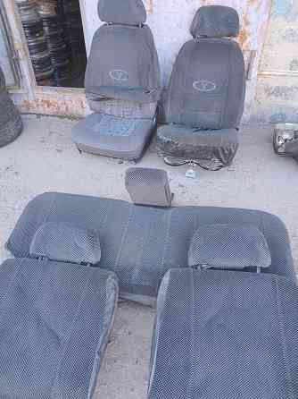 Продаю комплект сидений на волгу 31105 Донецк