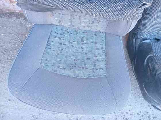 Продаю комплект сидений на волгу 31105 Донецк