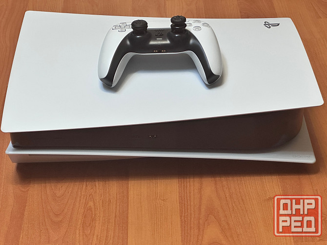 Продаю игровую приставку Донецк - изображение 1