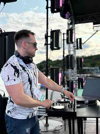 Диджей с оборудованием Донецк
